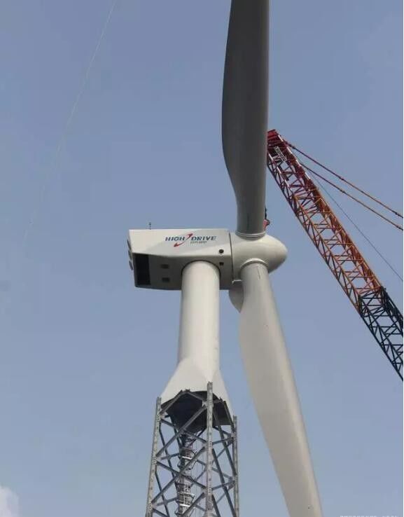 【产品】国内首台低风速120m桁架塔架机组吊装成功
