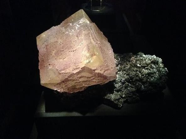 这些绝美矿石被世界顶级博物馆收藏
