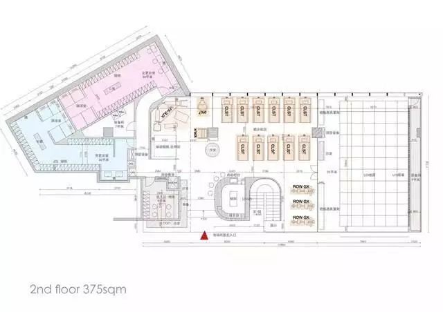 2017年可以去鞋店穿新鞋跑步,店里还有自己的跑道.