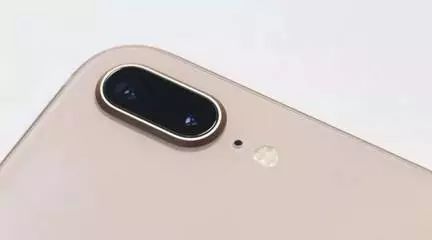 科技 正文  苹果对 iphone 8 plus 的双镜头摄像头进行了优化和调整