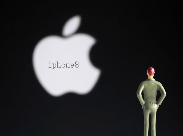 十年最差苹果：iPhone8销量减半 黄牛称不降价卖不出