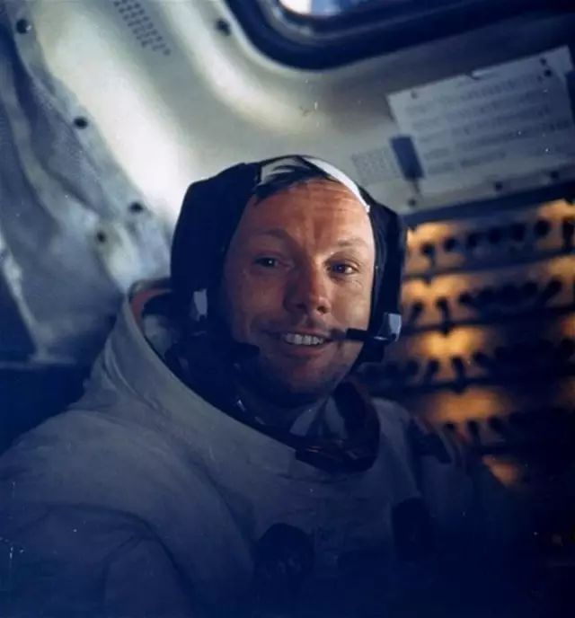 宇航员neil armstrong,1969