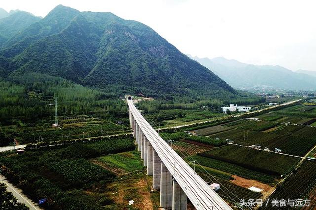 西成铁路由平原进入秦岭的第一个隧道,将军山隧道