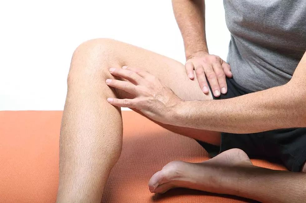 舒缓膝盖疼痛的4种按摩方式