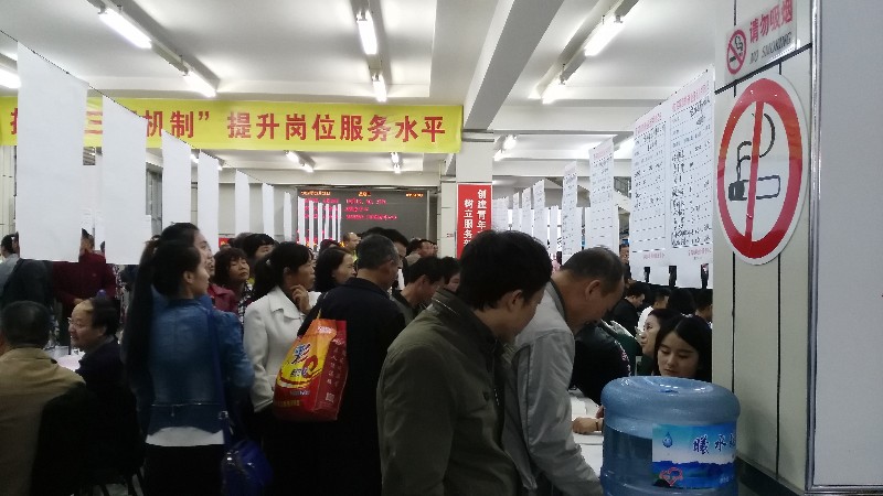 宝鸡招聘会_宝鸡高校招聘会 4900余人现场达成就业意向(5)