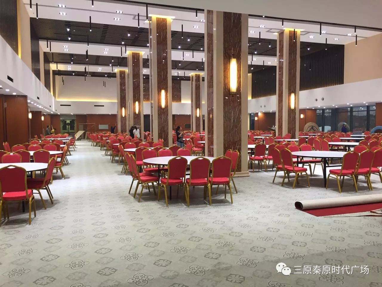热烈庆祝秦原智选温泉酒店宴会厅十月一日盛大开业
