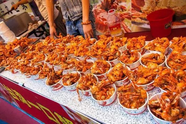 今年美食节的主题为"国际美食马戏嘉年华,主会场设有来自全国各地