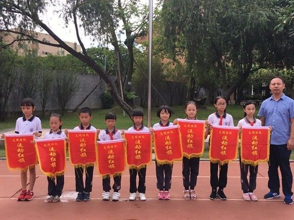 丽景学校小学部举行第五周升旗仪式