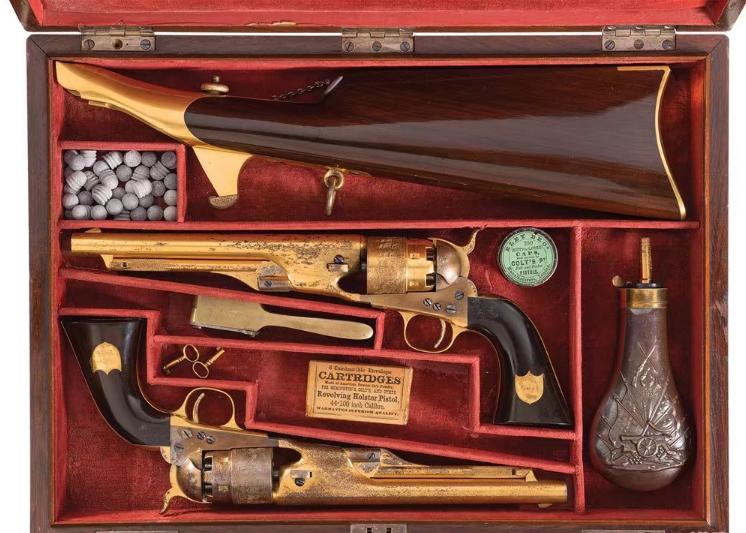 第四位:柯尔特1860陆军型单动转轮手枪,这是一款对枪,配备华贵的乌木