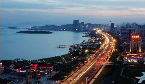 两江新区和浦东新区的gdp_时政 今年第一季度中国GDP同比增长6.8