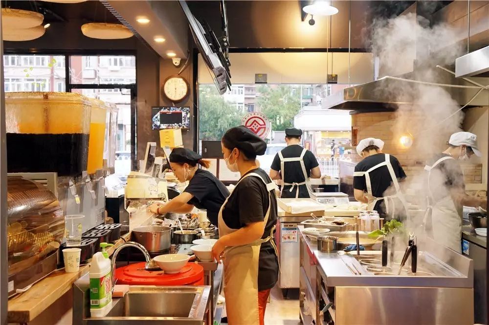 美味在舌尖上舞动 子曰倒贴烧饼(天津店) 装修风格也是小清新高大上