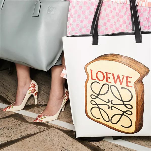 loewe这个爆款制造机不是白叫的2018春夏大秀即将开启