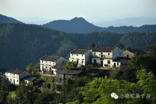 尤请看护好小孩;活动全程,尤请注意人身和财产安全;-行程中涉及山岳