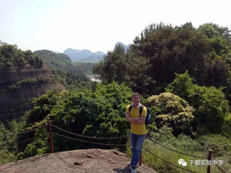 于都实验中学优秀教师风采