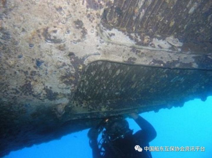 导致海水中的生物,如贝类,海藻,浮游生物等将附着在船体上滋生长多