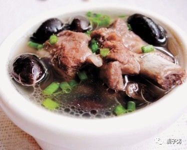 黑豆乌鸡汤