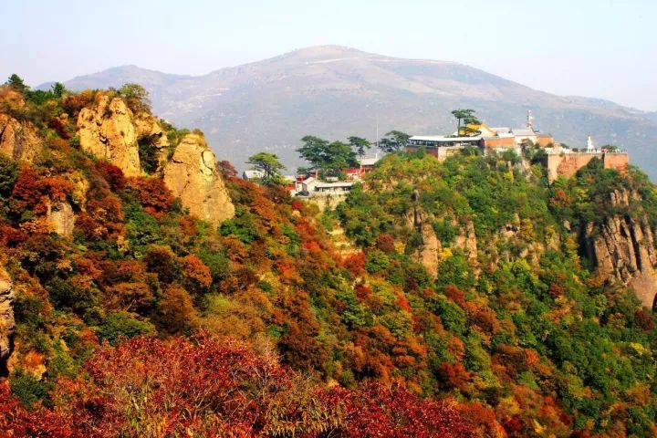 妙峰山风景名胜区,位于北京市门头沟区境内,距市区55公里,总面积约20