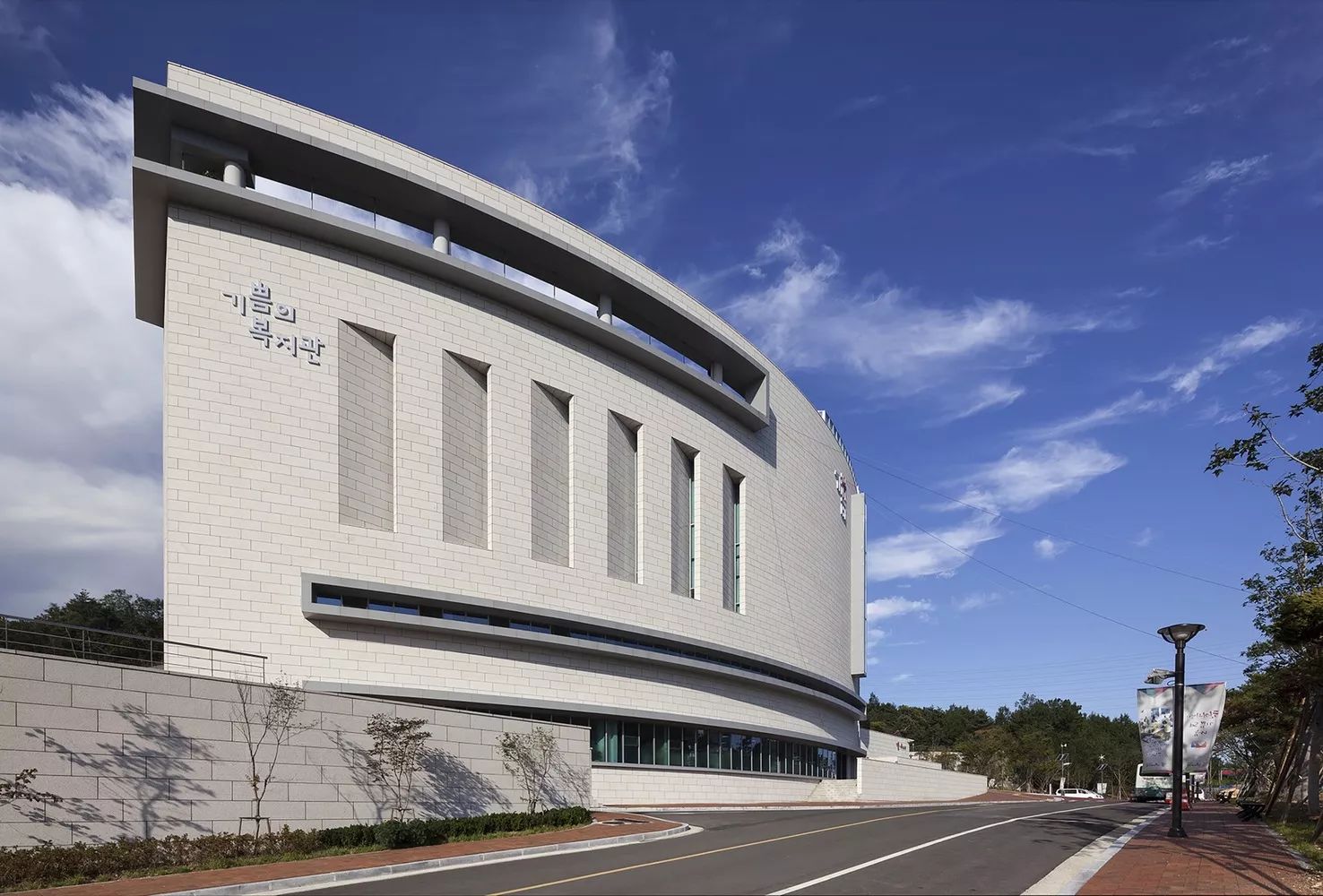 【案例赏析】融合建筑,信仰和文化于一体,韩国浦项市欢乐教堂