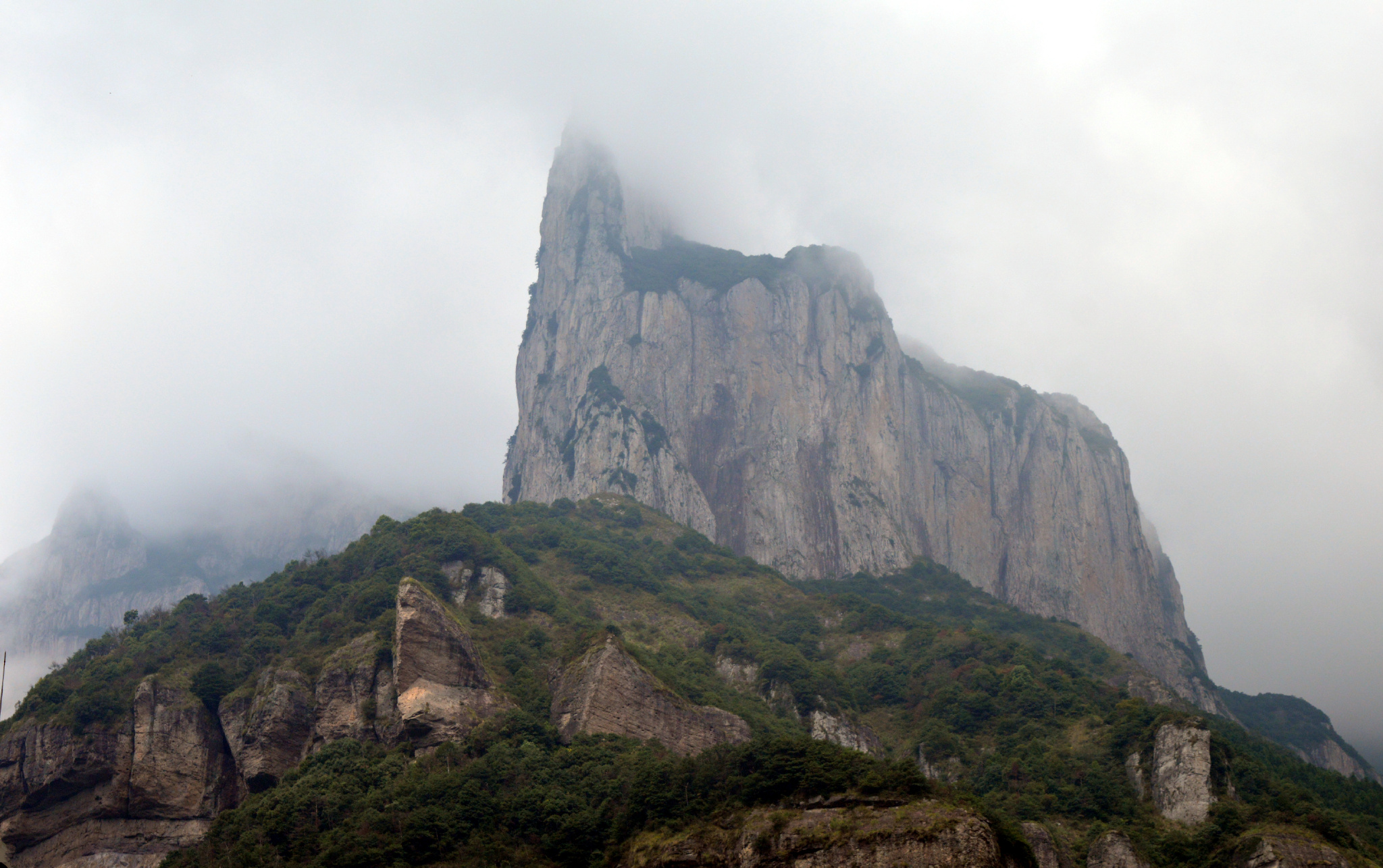 旅游 正文 去了温州乐清,一定要去的一个地方是雁荡山,雁荡山很美,美