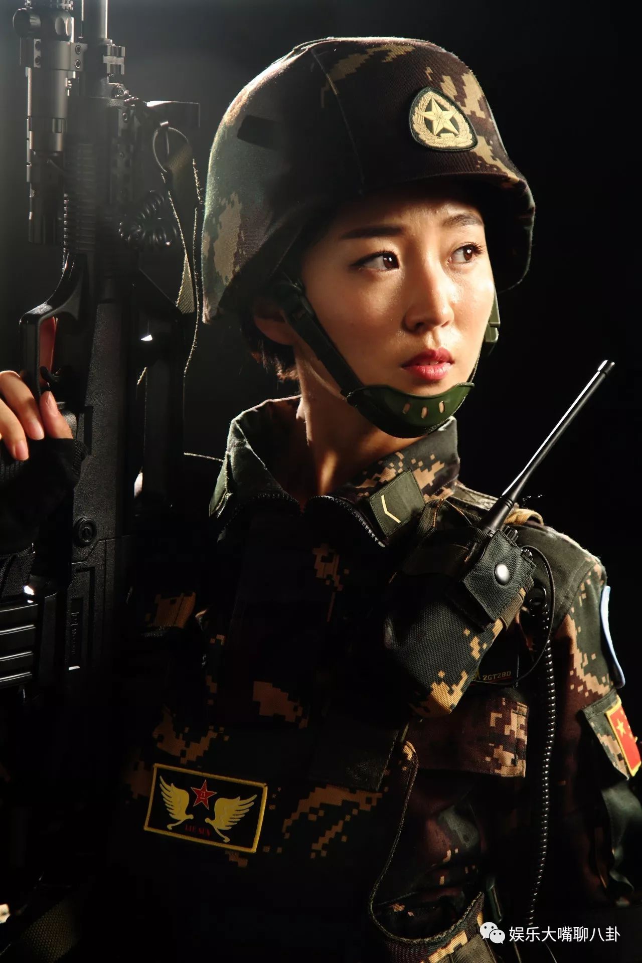 快乐女兵--尽以此片献给正在服役的军人们 - 尼康 D300 样张 - PConline数码相机样张库