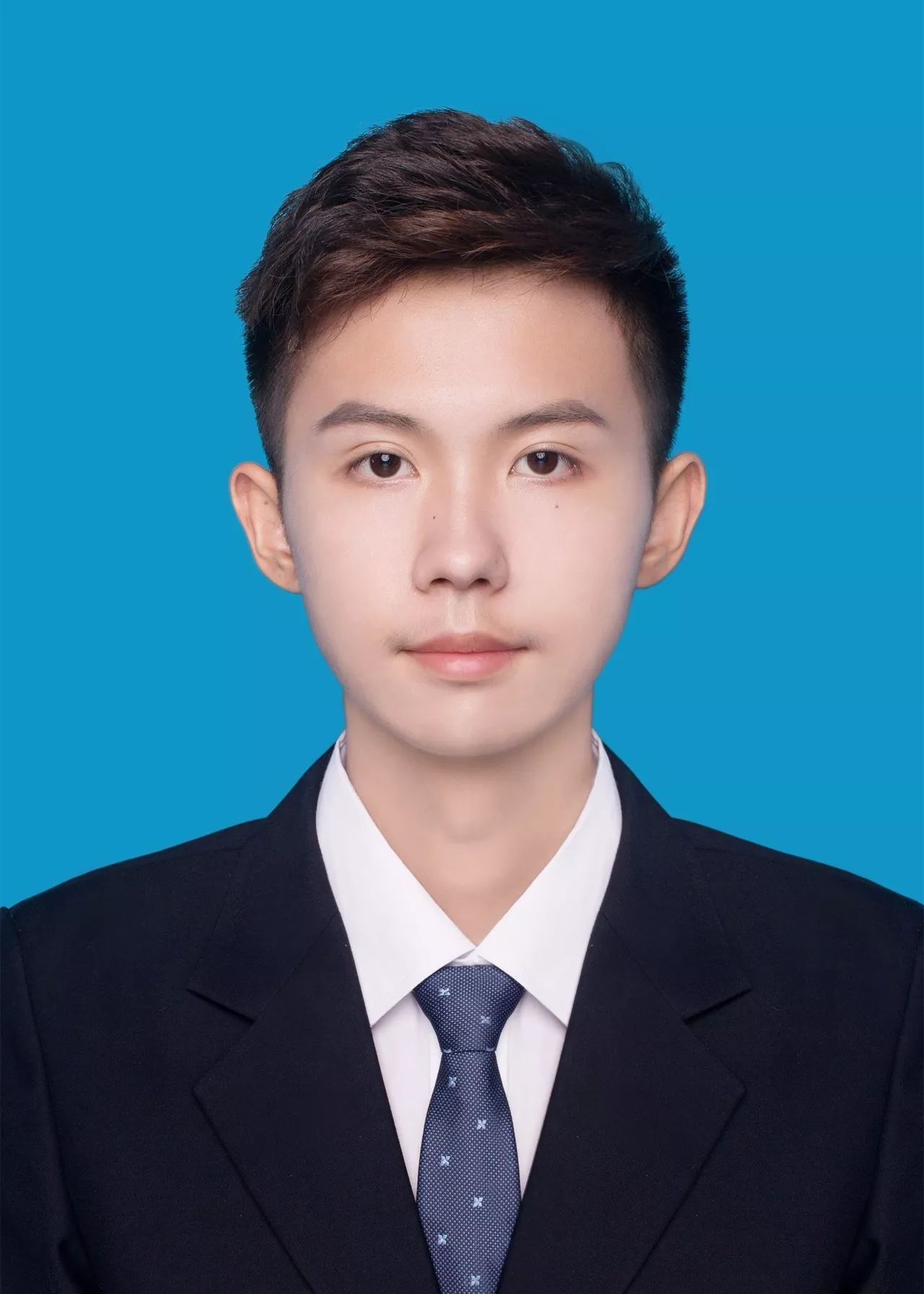 网感帅气20岁的中国男模半身人像摄影图AI人像免费下载_png格式_928像素_编号50568457-千图网