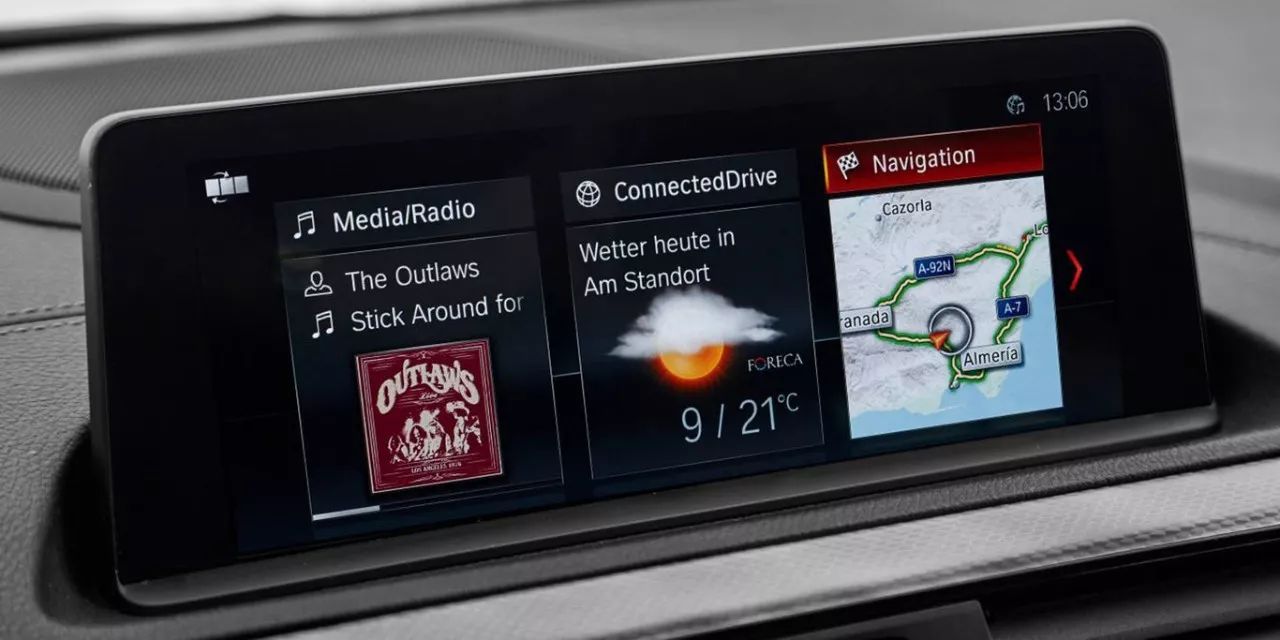 宝马最新的idrive6通讯系统此番成为一系标配,同时125i和m140i进一步
