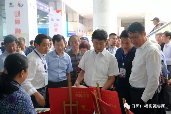 日照广播影视集团董事长,台长 孙正武市国资委党委书记,主任 魏茂军杜