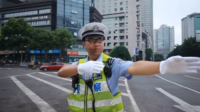 我心中的人民警察丨对讲机里的大嗓门—两路口大队崔哲煜