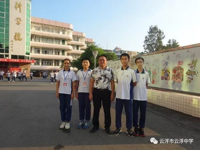 习惯的养成和持续是"创文"的关键—刘鹏举校长答云浮中学小记者问