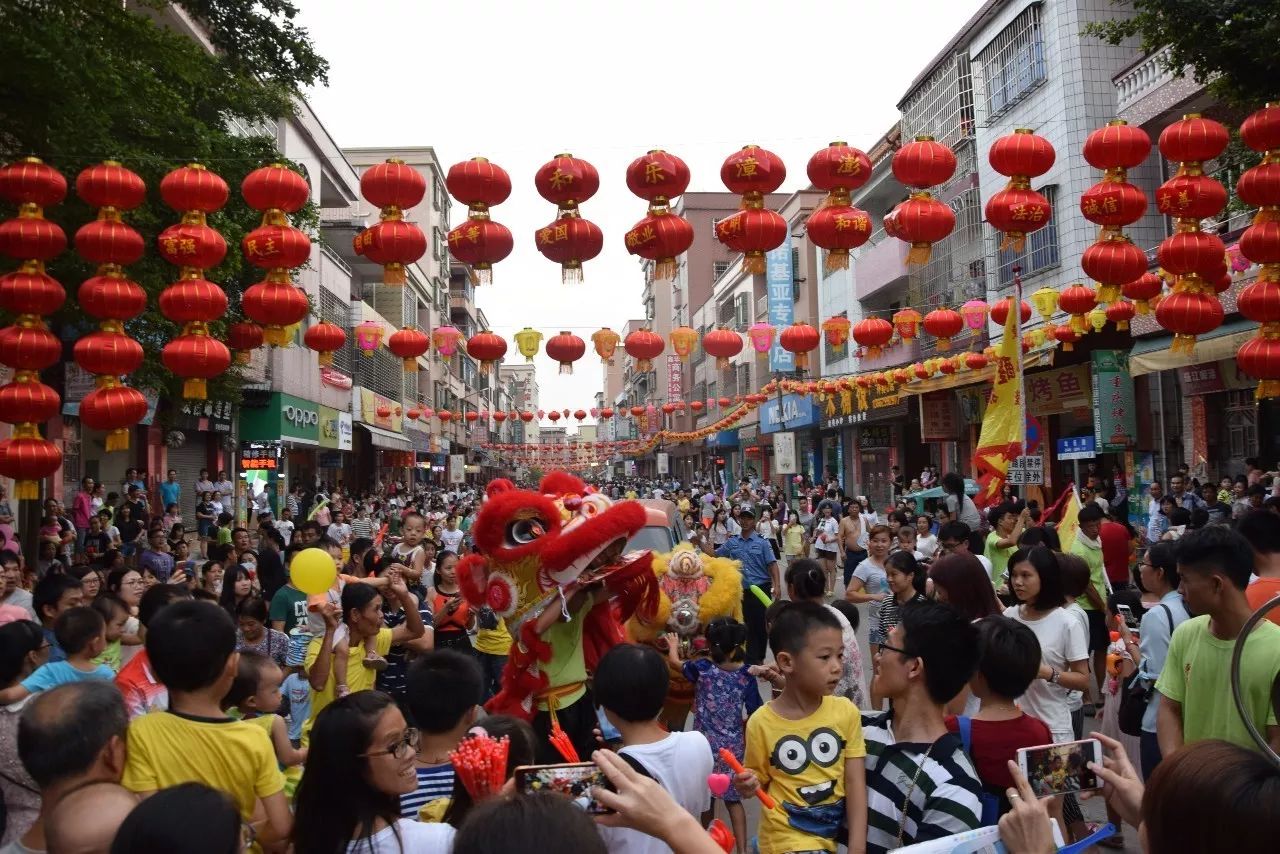 就是"添油",大家都表示,中秋节比过年还热闹