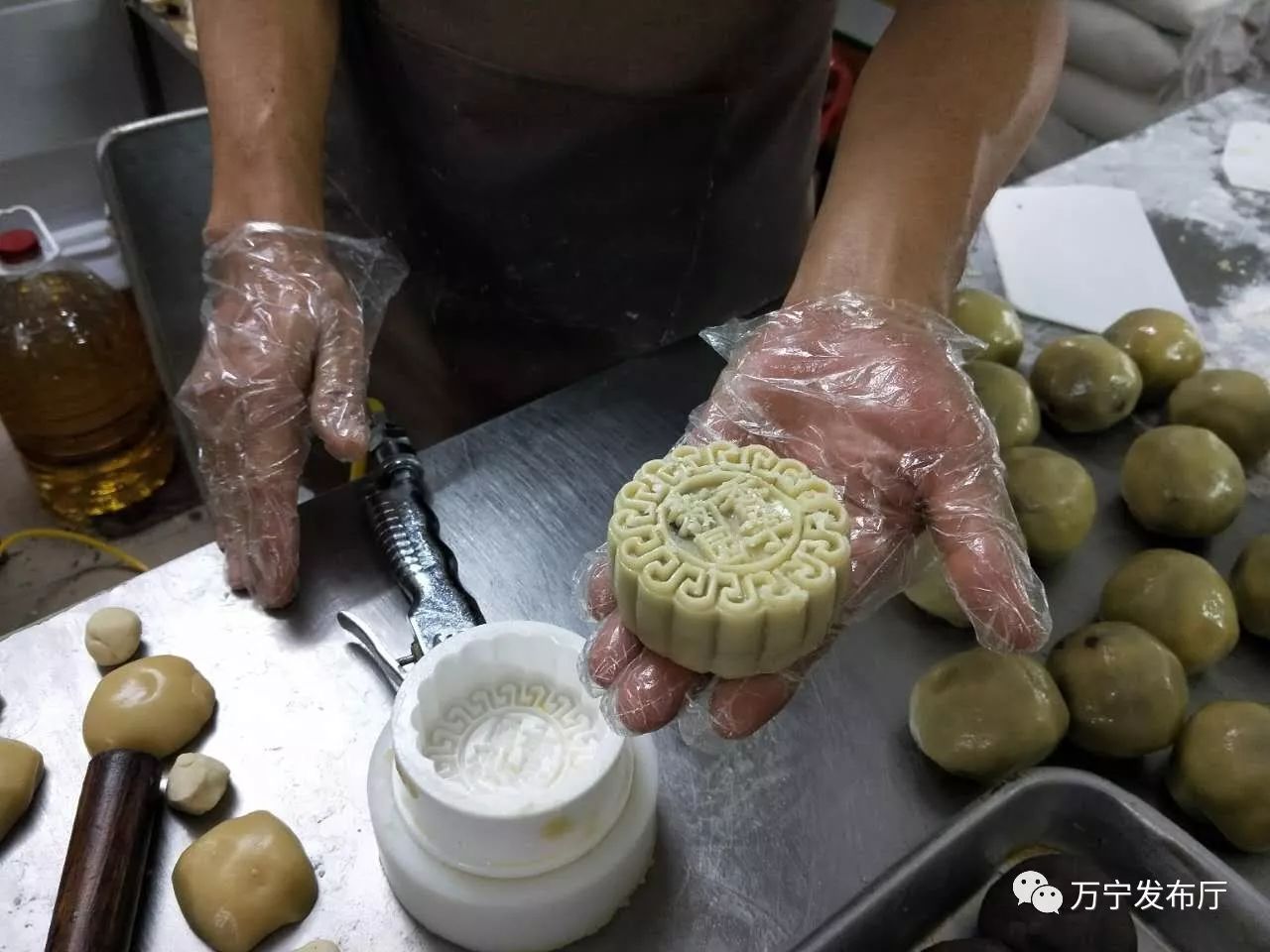 酥皮月饼制作流程