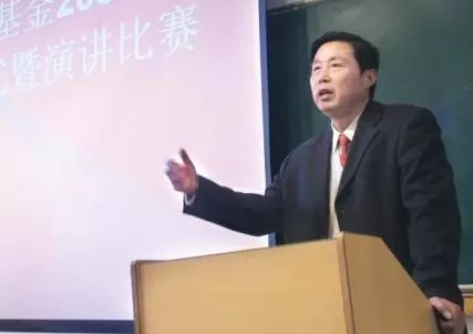 父母这样说"算了吧,找个女孩,赶紧结婚生孩子才是正道"张文龙都以