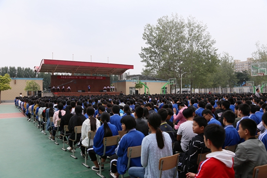 中牟县第三初中举办演讲比赛 芳华学子向祖国致敬