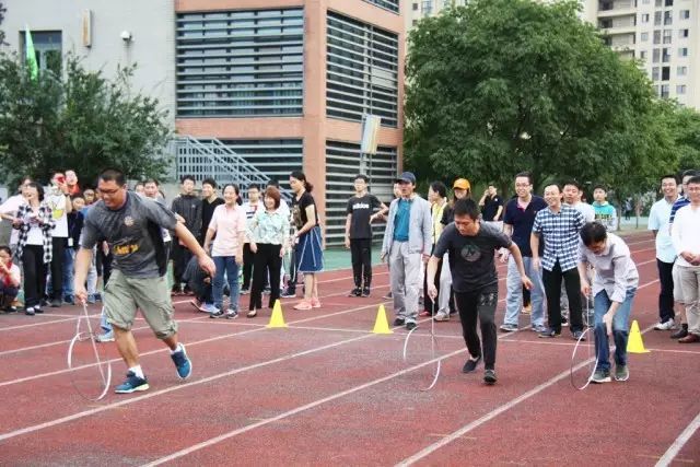 苏州市胥江实验中学校第10届田径运动会以"运动的交响"为主题.