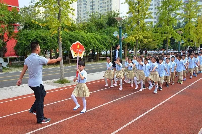 【朴园动态】临沂朴园小学举行一年级入学课程汇报活动