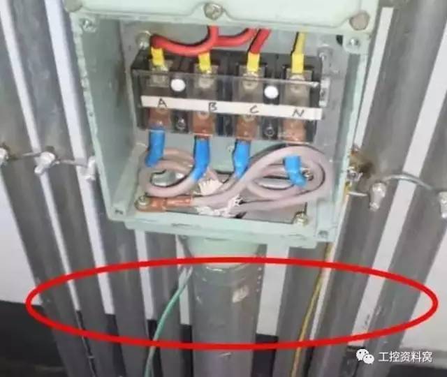引入口问题(电缆配线) 某油田装车区安装的隔爆型接线箱压紧螺母为
