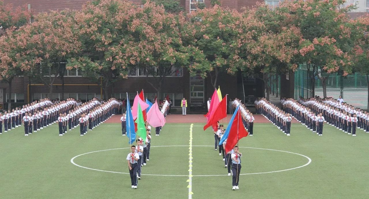 迎国庆 站队列 我用行动来献礼——记西安经发学校迎国庆队列队形广播