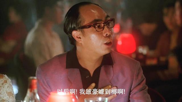 相比《追龙》中甄子丹的跛豪,26年前《雷洛传》中跛豪