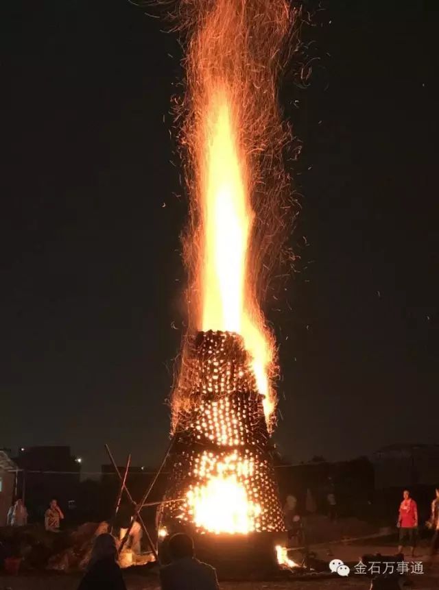 预告金石赖厝烧火塔准备就绪欢迎乡亲中秋到场围观