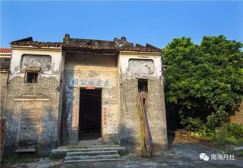 刘世辉《简家村印象(组照 作者:潘庆基《古巷春光(组照》作者:劳