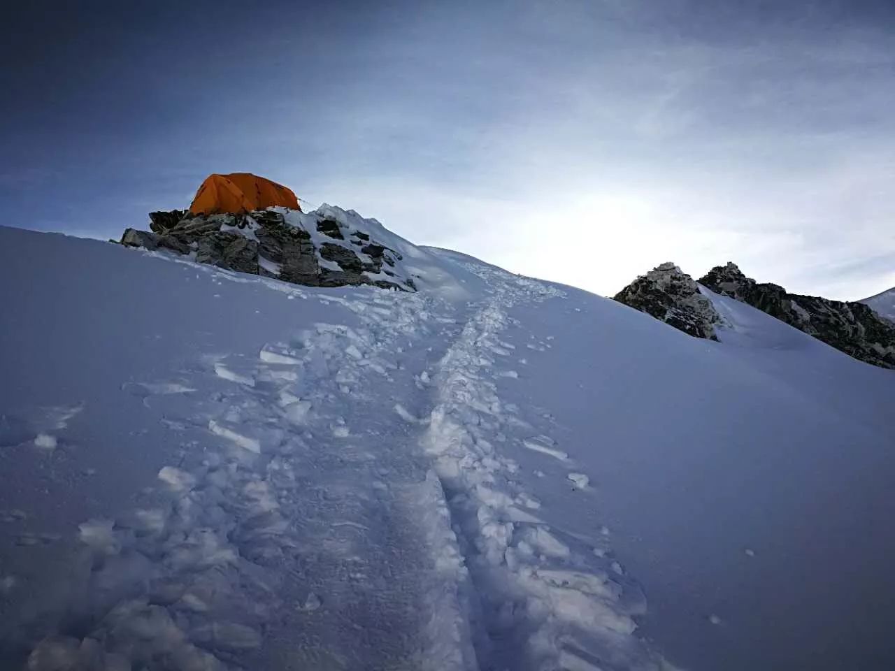 视频| 8201米!北大登山队成功登顶卓奥友峰