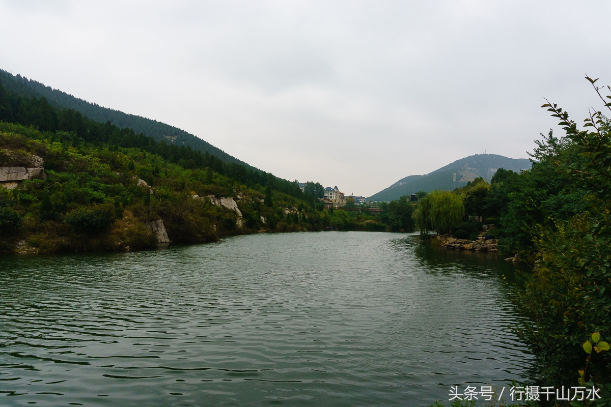 济南历阳湖,大明湖弃水打造的滨水乐园,周边市民休闲