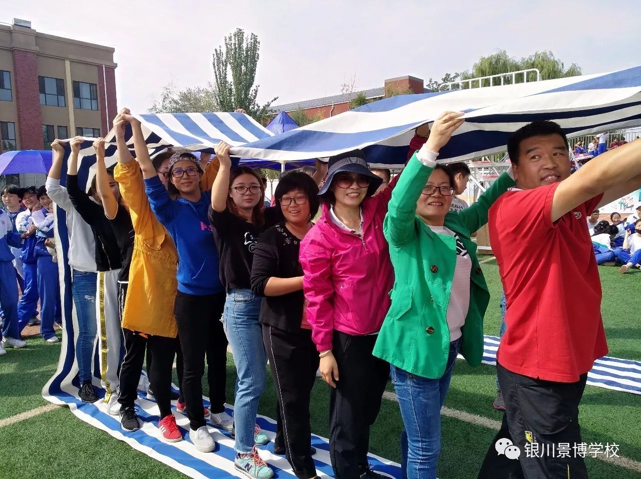 民族与现代齐飞 健康与快乐共舞 --银川景博学校第21