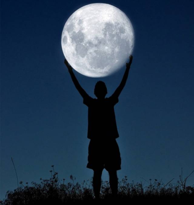 中秋赏月不出门,朋友圈最有创意的月亮都在这儿了!