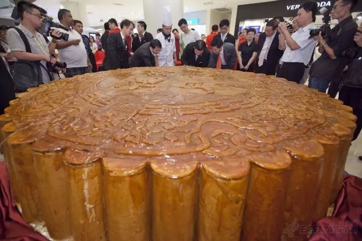 10月3日-4日,超大月饼空降大汉龙城,与您共飨团圆!