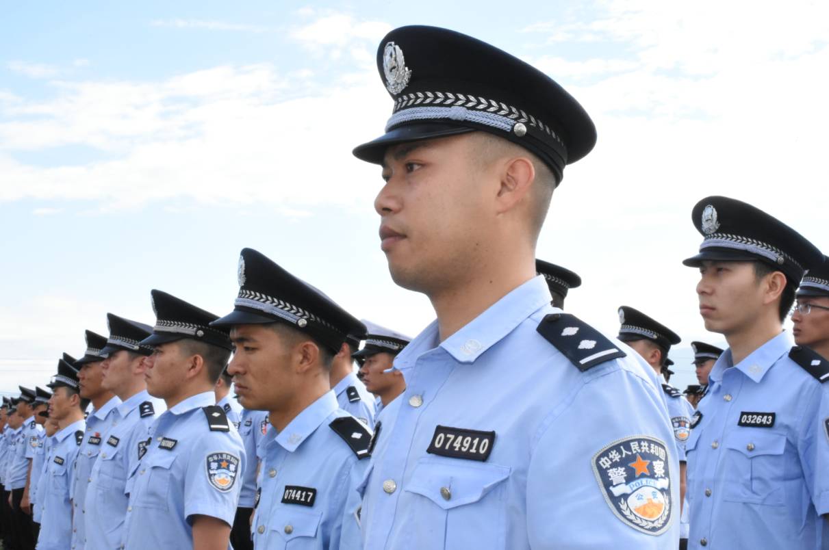 警歌相伴从警路上无怨无悔