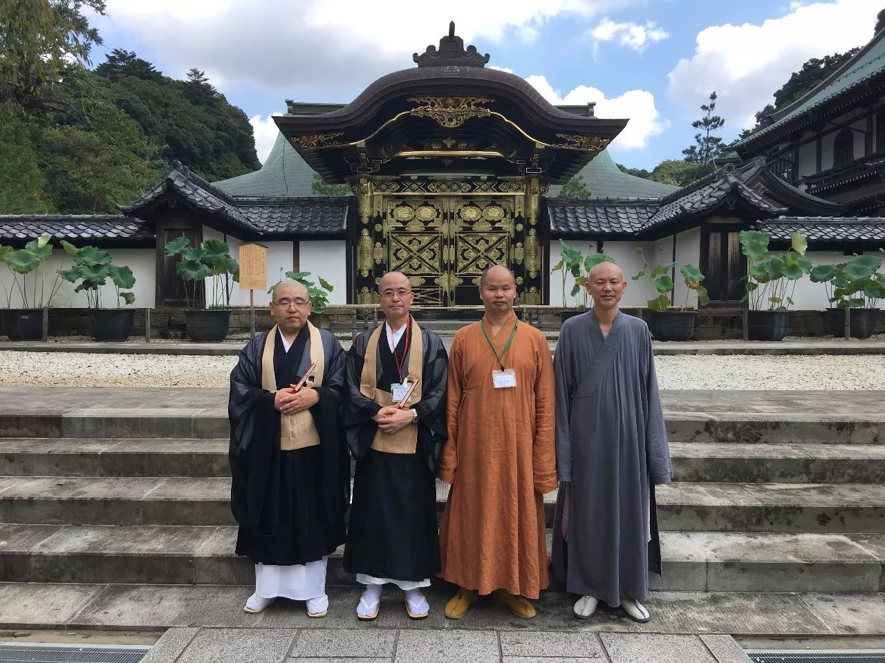 访问团此行还礼拜了镰仓大佛,参访清水寺,建长寺,长谷寺,天龙寺等