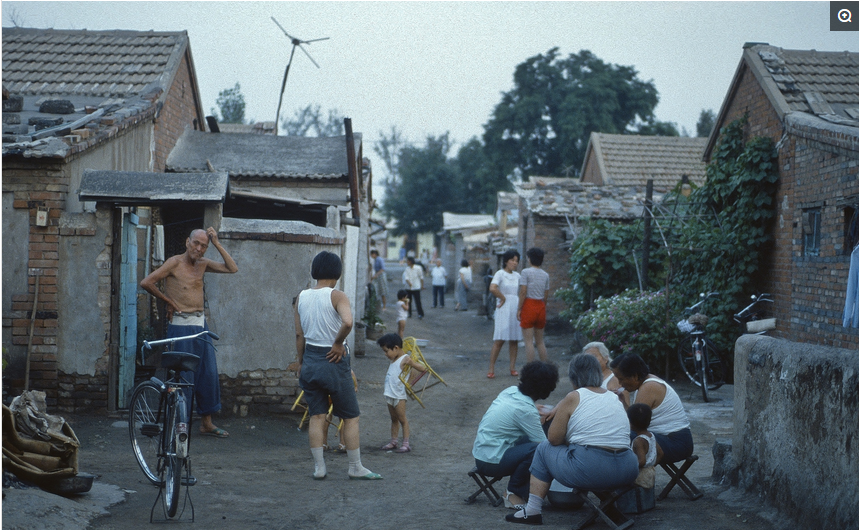 80年代中国夏天老照片:没有空调的日子,人们是这样子