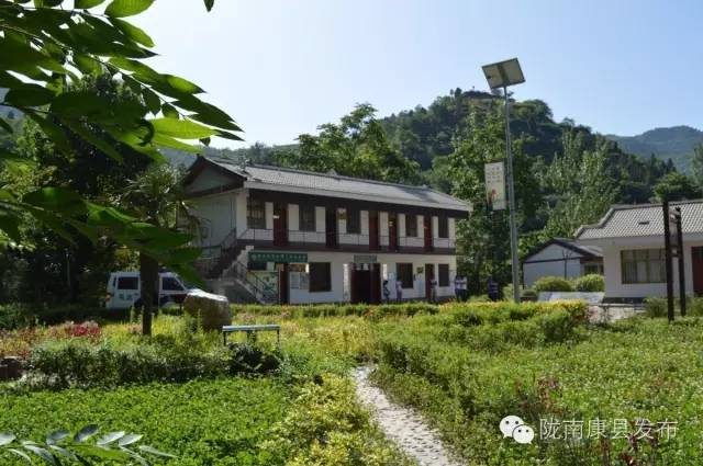 平洛镇团庄村在旅行者眼里康县是一曲悠扬的锣鼓草一把扇儿两面光,一