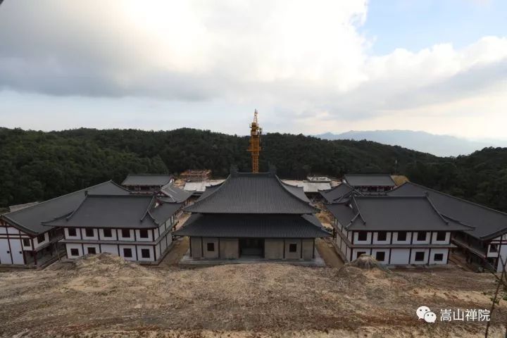 德建师父应邀亲临陆河观天寺指导寺院建设